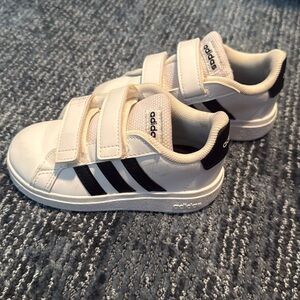 Adidas sneakers toddler grand court adjustable strap